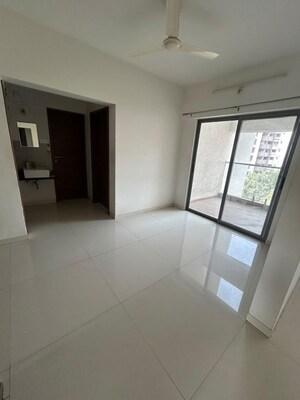 Room in 3 BHK Apartment at Kakkad Madhukosh, Balewadi – for Rent