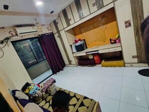 Room in 3 BHK Apartment at Hari Mahal CHS, New Panvel East – for Sale