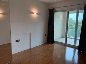 Bedroom in 4 BHK Apartment at DLF The Crest, Sector 54 – for Sale