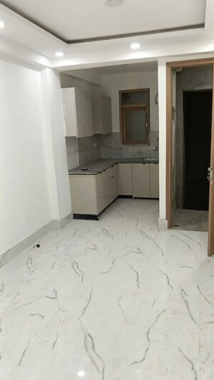Bathroom in 1 BHK Apartment at Saket – for Rent