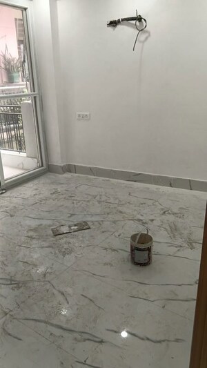 Room in 1 BHK Apartment at Saket – for Rent