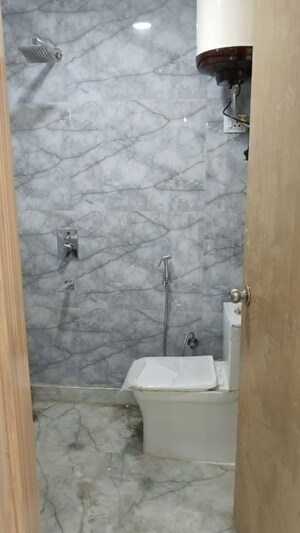 Bathroom in 1 BHK Apartment at Saket – for Rent