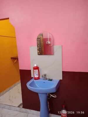 Bathroom in 1 BHK Apartment at Chatterjee Para – for Rent