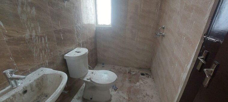 Bathroom, sector 76 3 Bedroom 1375 Sq.Ft. Apartment In Sector 76 Noida 10780216