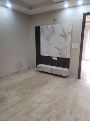 1 BHK Builder Floor For Rent in Janakpuri