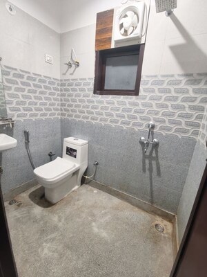 Bathroom in 1 BHK Builder Floor at Maidan Garhi – for Rent