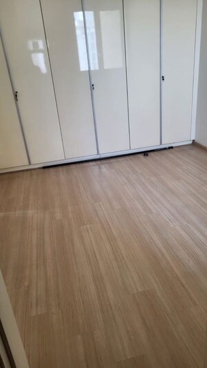 Room in 3 BHK Apartment at Signature Global De Luxe DXP, Sector 37d – for Sale