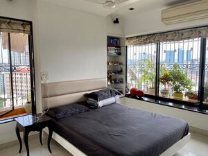 2 BHK Apartment For Rent in Yari Road