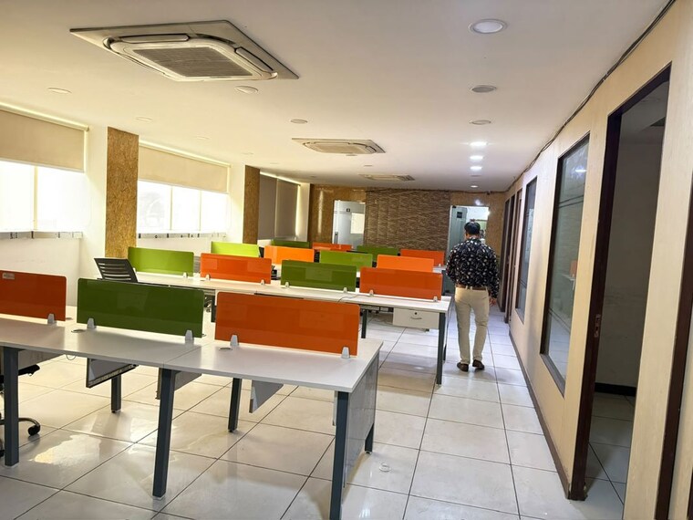Team Area, sector 2 Commercial Office Space 3500 Sq.Ft. In Sector 2 Noida 10780282