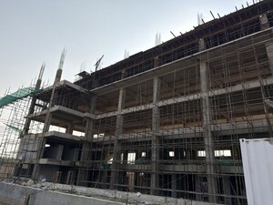  Shop For Sale in Uniwest Aero Hub, Sector 22d Yamuna Expressway