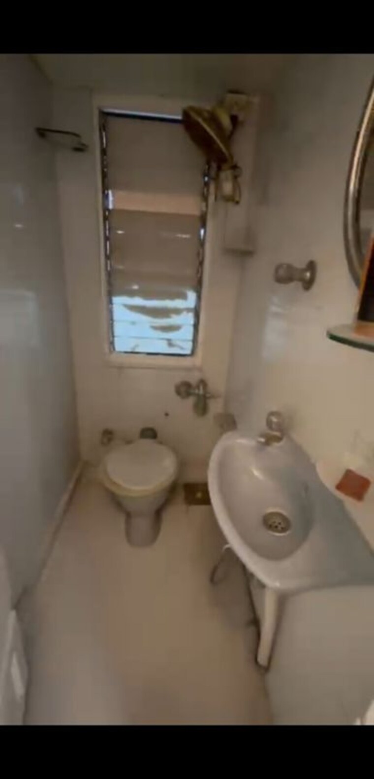 Bathroom, hiranandani-gardens-canna 4 Bedroom 1250 Sq.Ft. Apartment In Powai Mumbai 10780296