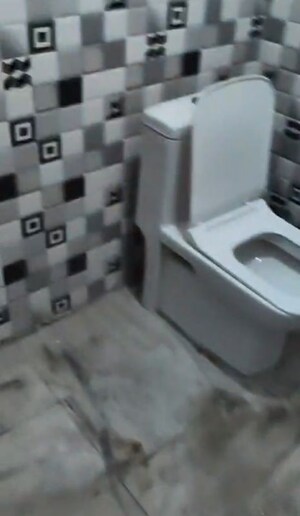 Bathroom in 2.5 BHK Apartment at Alcon Apartments, Vaishali Sector 2 – for Rent