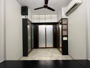 1 BHK Apartment For Rent in God Gifts Building, Lower Parel
