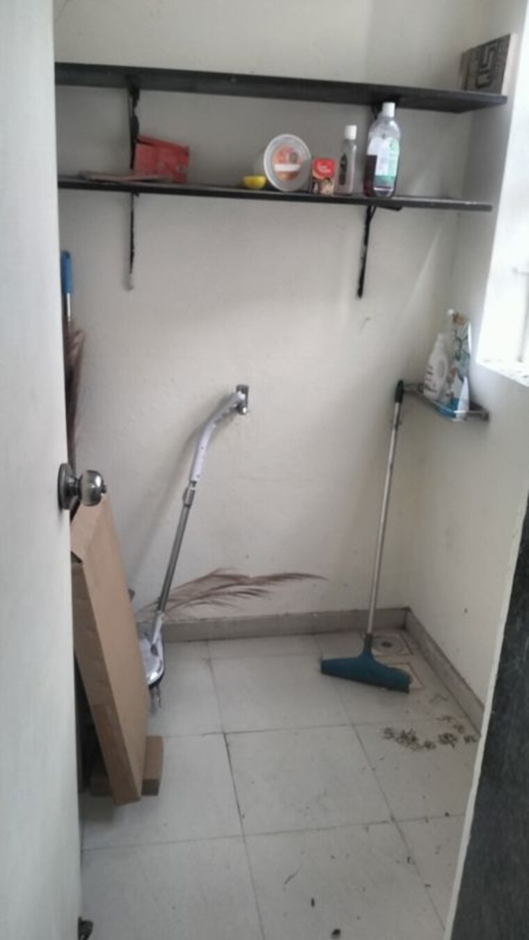 Bathroom, oxford-blues 1 Bedroom 563 Sq.Ft. Apartment In Wanowrie Pune 10780306