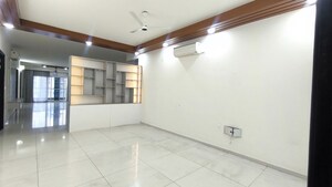Room in 4 BHK Apartment at Rajapushpa Eterna, Nanakramguda – for Rent