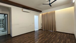 Room in 4 BHK Apartment at Rajapushpa Eterna, Nanakramguda – for Rent