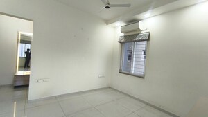 Room in 4 BHK Apartment at Rajapushpa Eterna, Nanakramguda – for Rent