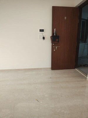 Room in 2 BHK Apartment at Group Satellite Elegance, Goregaon East – for Rent