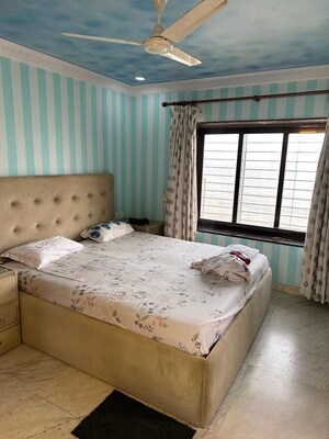 Bedroom in 2 BHK Apartment at Pyramid Apartment, Andheri West – for Rent
