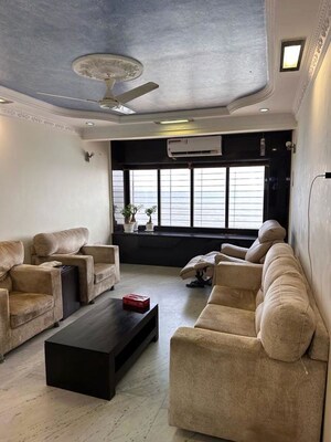 Team Area in 2 BHK Apartment at Pyramid Apartment, Andheri West – for Rent