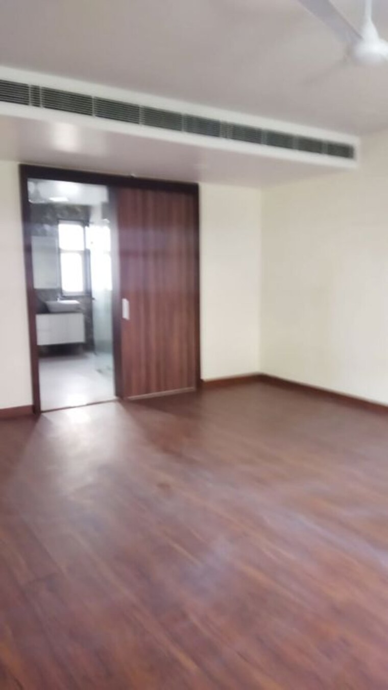 Room, unitech-the-villas 5 Bedroom 10869 Sq.Ft. Villa In Sector 33 Gurgaon 10780308