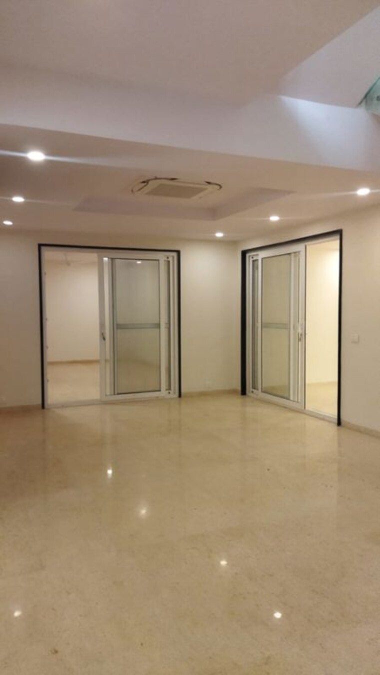 Room, unitech-the-villas 5 Bedroom 10869 Sq.Ft. Villa In Sector 33 Gurgaon 10780308
