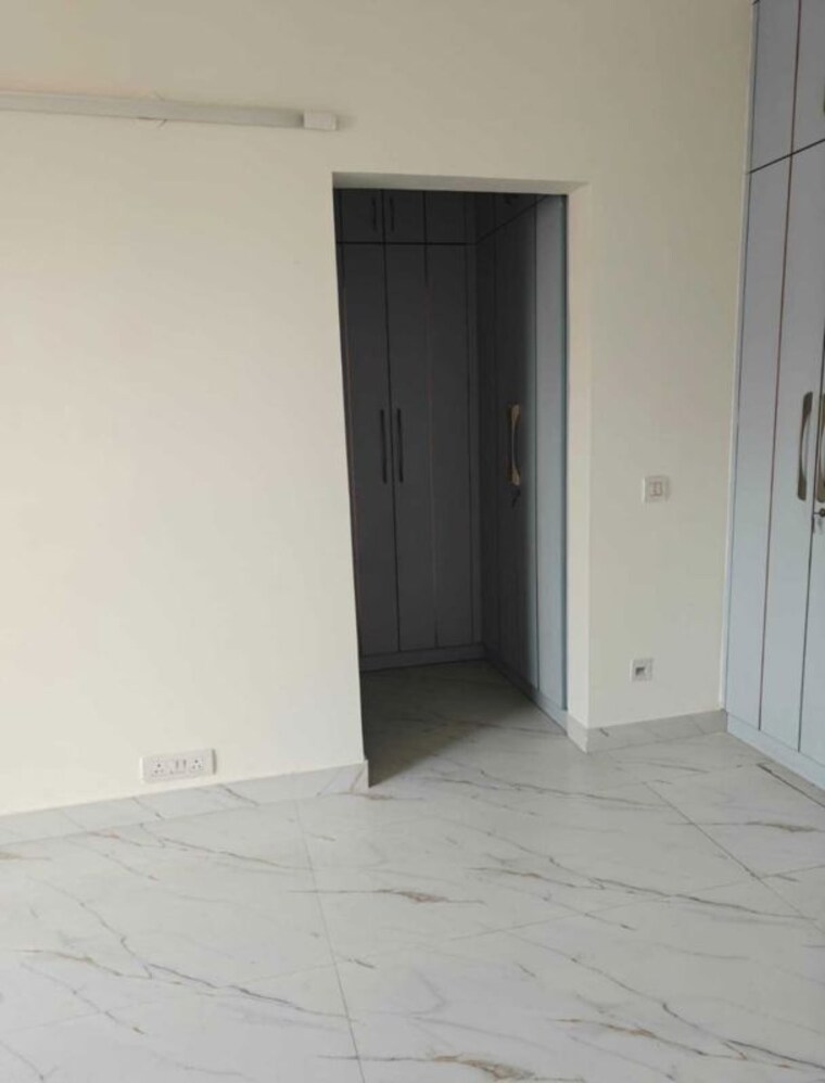 Room, unitech-the-villas 5 Bedroom 10869 Sq.Ft. Villa In Sector 33 Gurgaon 10780308