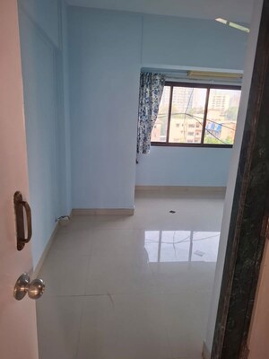Room in 2 BHK Apartment at Rajiv CHS Matunga, Matunga West – for Rent