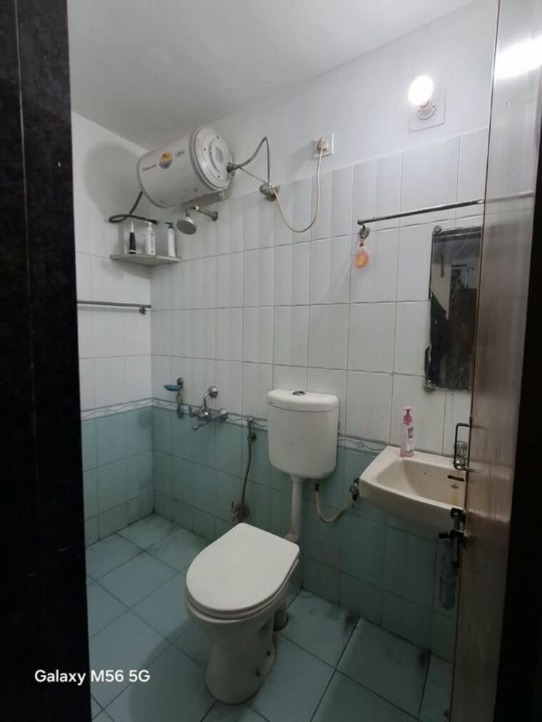 Bathroom, baner 2 Bedroom 700 Sq.Ft. Apartment In Baner Pune 10780399