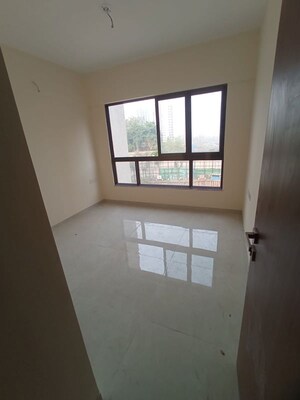 Room in 1 BHK Apartment at Siddha Sky, Sion – for Rent