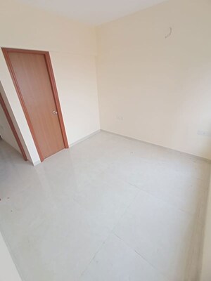 Room in 1 BHK Apartment at Siddha Sky, Sion – for Rent