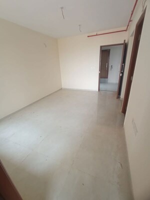 Room in 1 BHK Apartment at Siddha Sky, Sion – for Rent