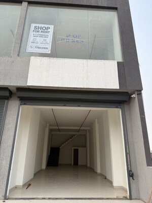  Showroom For Rent in Calista, Pushpak Nagar