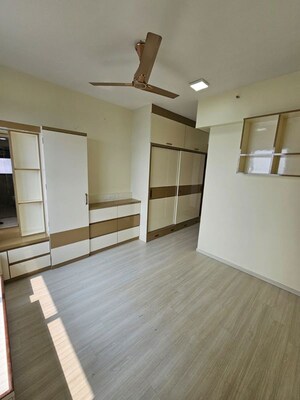 Bedroom in 3 BHK Apartment at LnT The Villas At Seawoods Residences, Seawoods – for Rent