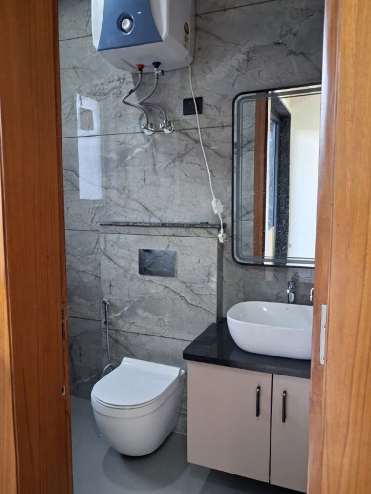 Bathroom, greater kailash i 4 Bedroom 2700 Sq.Ft. Apartment In Greater Kailash I Delhi 10780464