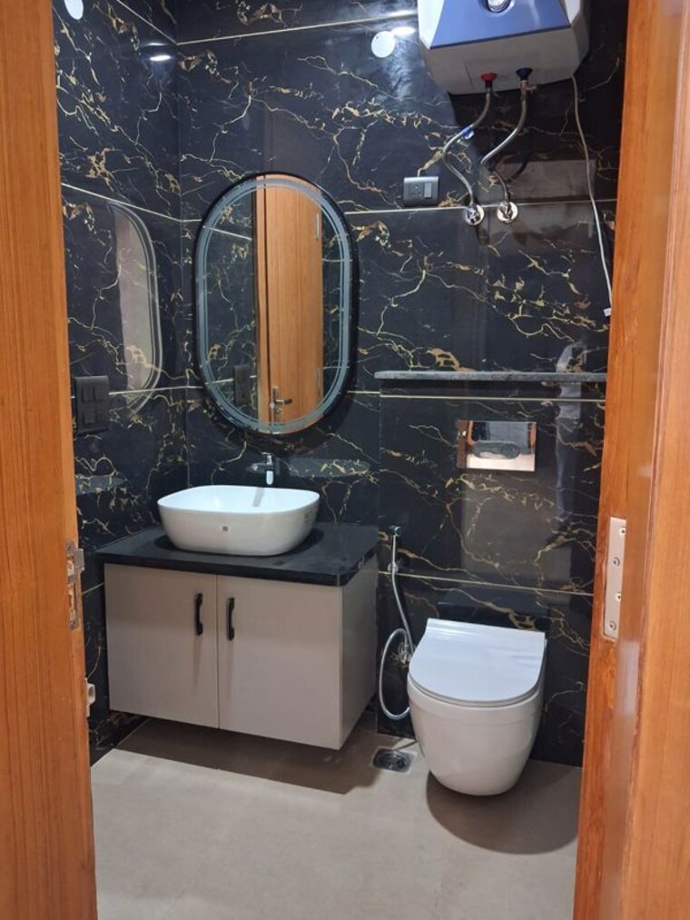 Bathroom, greater kailash i 4 Bedroom 2700 Sq.Ft. Apartment In Greater Kailash I Delhi 10780464