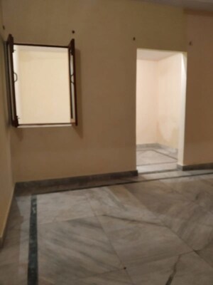 Room in 1 BHK Independent House at Sarita Vihar – for Rent
