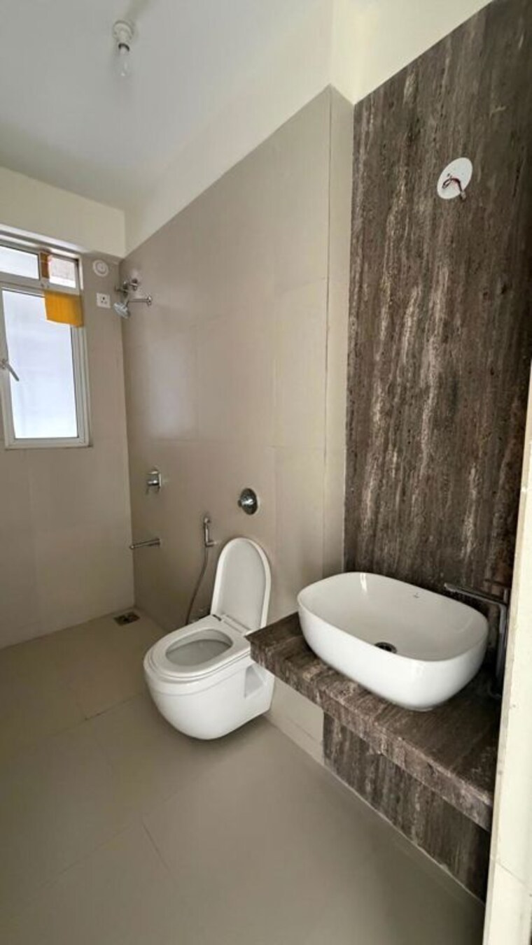 Bathroom, lodha-high-end 3 Bedroom 1319 Sq.Ft. Apartment In Kapur Bawdi Thane 10780548
