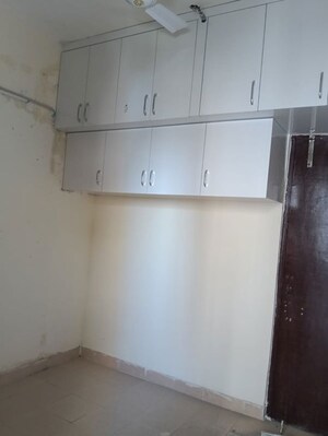 Furnished Amenities in 3 BHK Apartment at Amrapali Hanging Gardens, Sector 107 – for Rent