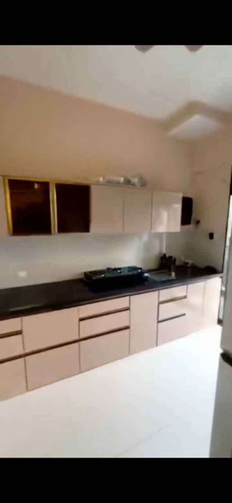 Kitchen, leo-tower-apartments 2 Bedroom 660 Sq.Ft. Apartment In Juhu Mumbai 10780567