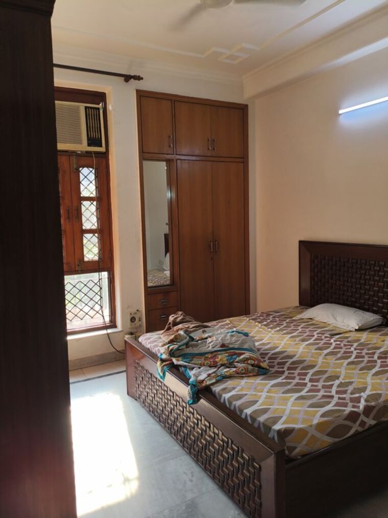 Bedroom, rwa-apartments-sector-52 3 Bedroom 1850 Sq.Ft. Builder Floor In Sector 52 Noida 10780555