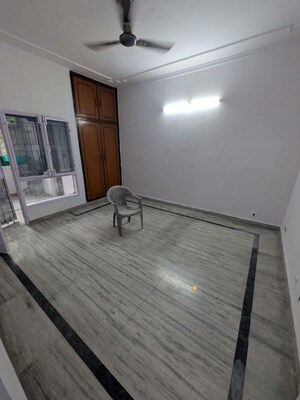 Room in 2 BHK Apartment at Shatabdi Vihar, Sector 52 – for Rent