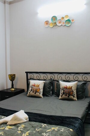 Bedroom in 2 BHK Builder Floor at Chattarpur – for Rent