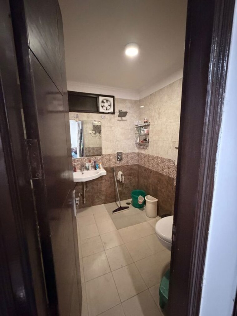 Bathroom, chattarpur 3 Bedroom 900 Sq.Ft. Builder Floor In Chattarpur Delhi 10780604