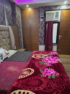 Bedroom in 4 BHK Builder Floor at Chattarpur – for Rent