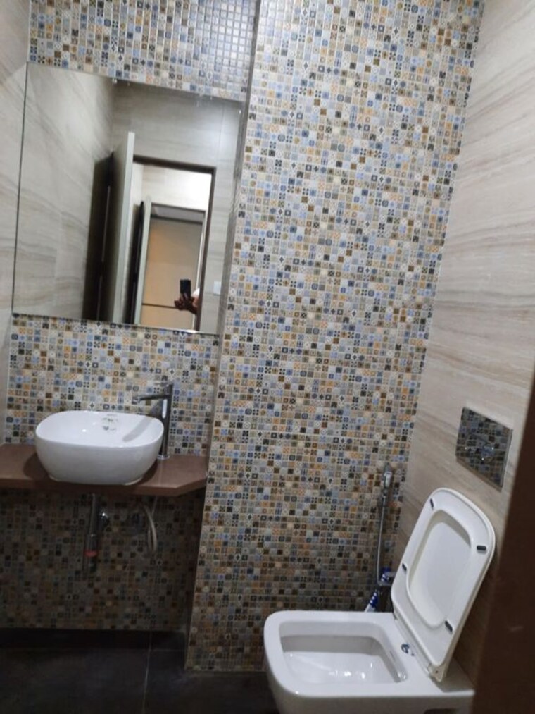 Bathroom, rustomjee-central-park Commercial Office Space 735 Sq.Ft. In Andheri East Mumbai 10780612