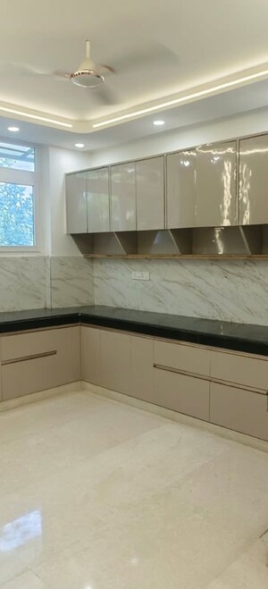 Kitchen in 3 BHK Villa at Defence Colony – for Rent