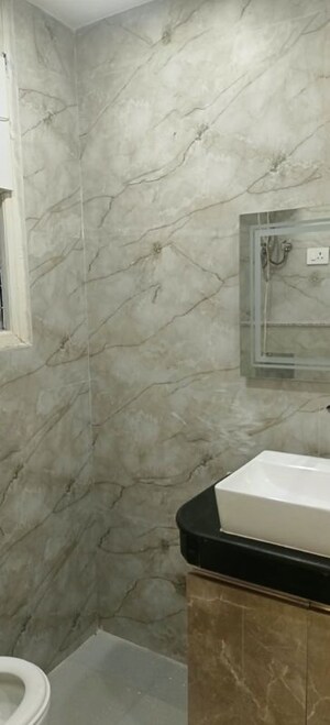 Bathroom in 3 BHK Villa at Defence Colony – for Rent