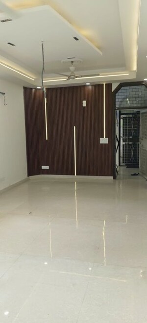 Room in 2 BHK Villa at Defence Colony – for Rent
