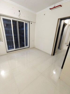 Room in 1 BHK Apartment at Mahavir Kalpavruksha, Ghodbunder Road – for Rent